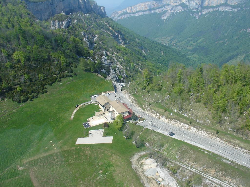 Hotel Du Col De La Machine Saint Jean en Royans Bagian luar foto