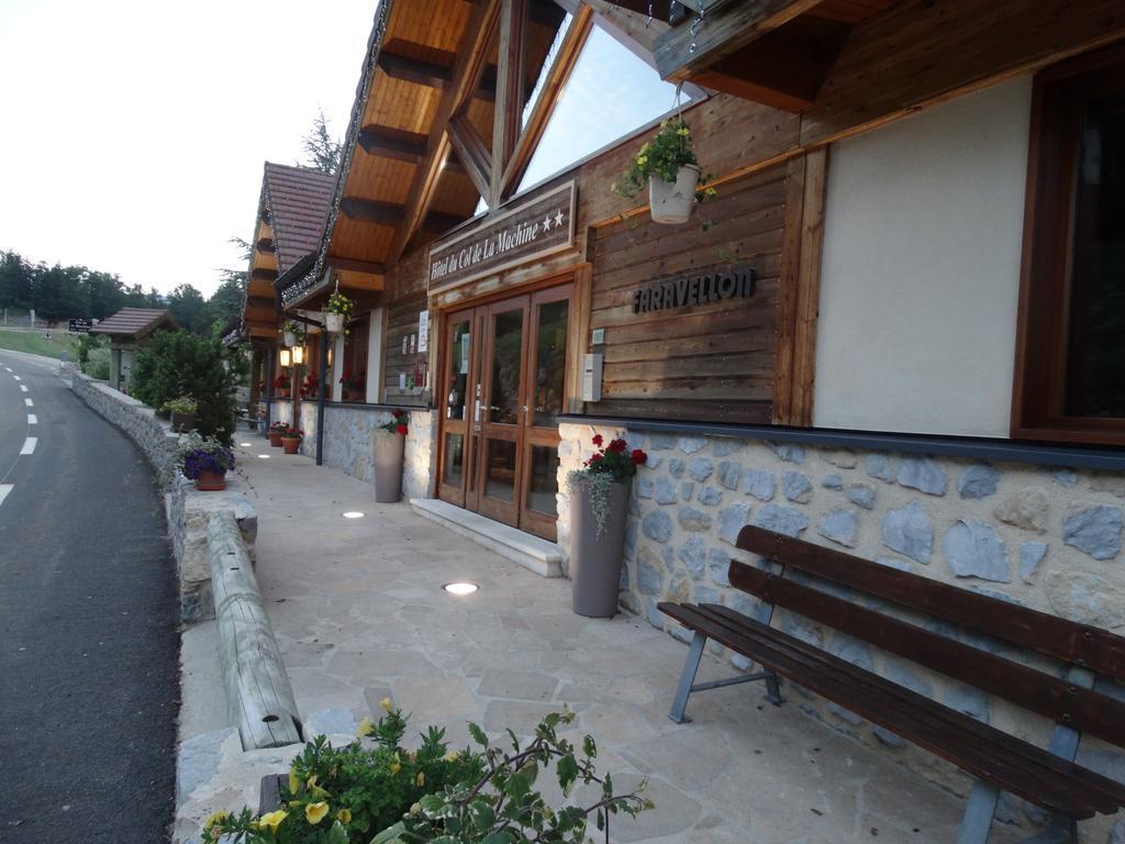 Hotel Du Col De La Machine Saint Jean en Royans Bagian luar foto