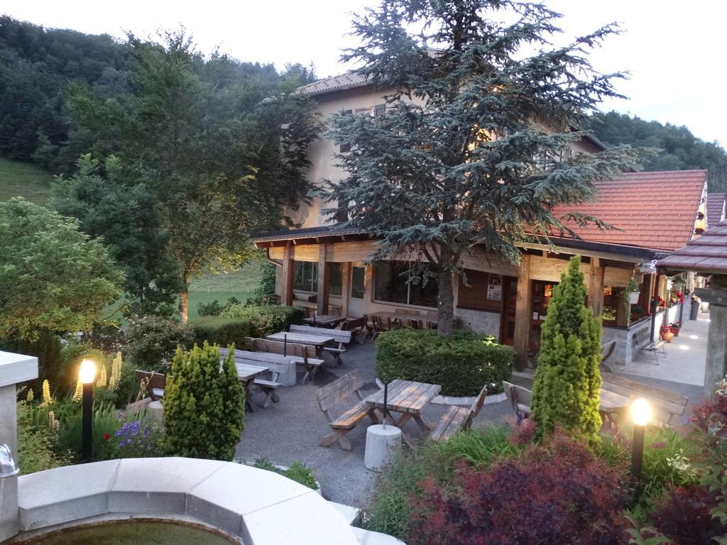 Hotel Du Col De La Machine Saint Jean en Royans Bagian luar foto